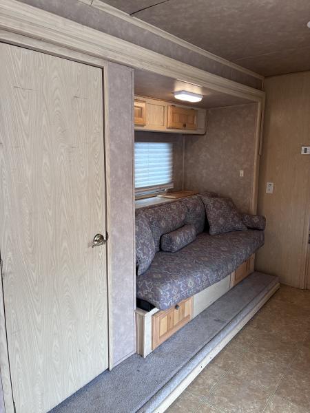 Used 2005 Exiss Trailers 4H 14'LQ Horse Trailer