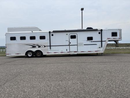 Used 2005 Exiss Trailers 4H 14'LQ Horse Trailer