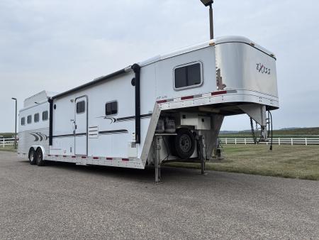 Used 2005 Exiss Trailers 4H 14'LQ Horse Trailer
