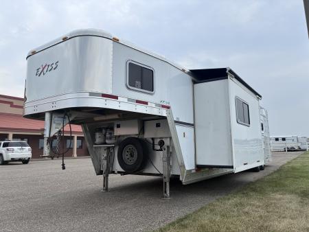 Used 2005 Exiss Trailers 4H 14'LQ Horse Trailer