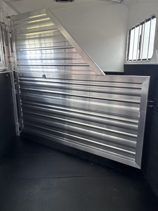New 2027 Cimarron Trailers 4H GN R.T.G. Horse Trailer