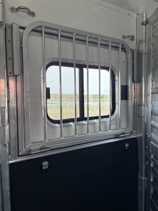 New 2027 Cimarron Trailers 4H GN R.T.G. Horse Trailer