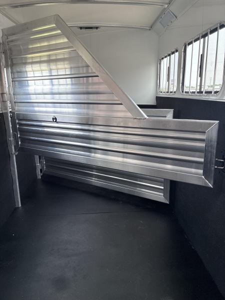 New 2027 Cimarron Trailers 4H GN R.T.G. Horse Trailer