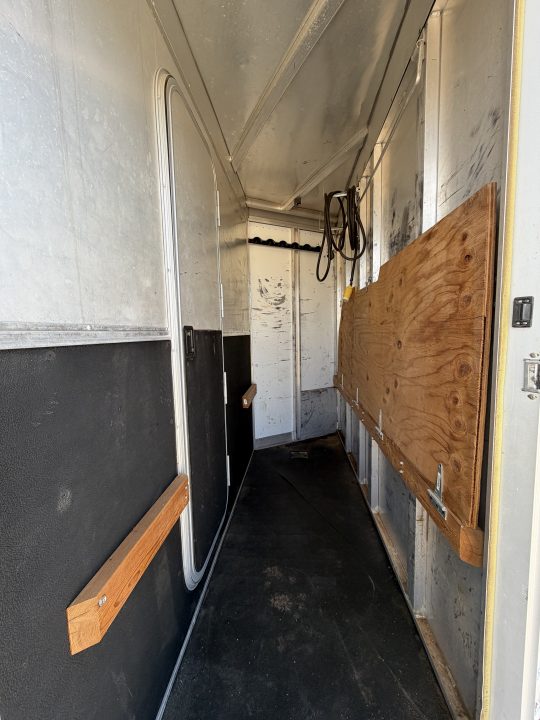 Used 2002 Exiss Trailers 3H LQ Horse Trailer