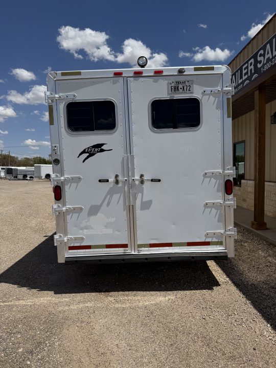 Used 2002 Exiss Trailers 3H LQ Horse Trailer