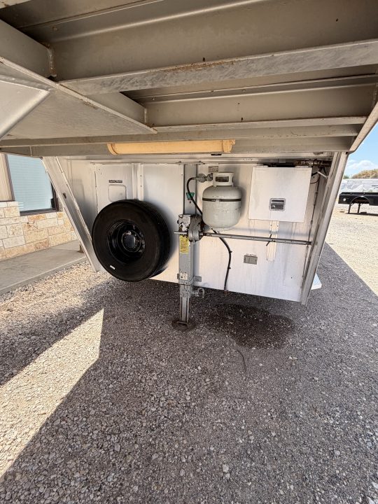 Used 2002 Exiss Trailers 3H LQ Horse Trailer