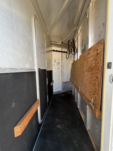 Used 2002 Exiss Trailers 3H LQ Horse Trailer