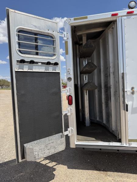 Used 2002 Exiss Trailers 3H LQ Horse Trailer