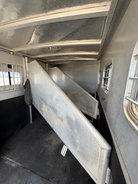 Used 2002 Exiss Trailers 3H LQ Horse Trailer