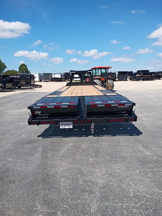 New 2027 PJ Trailers LQ302