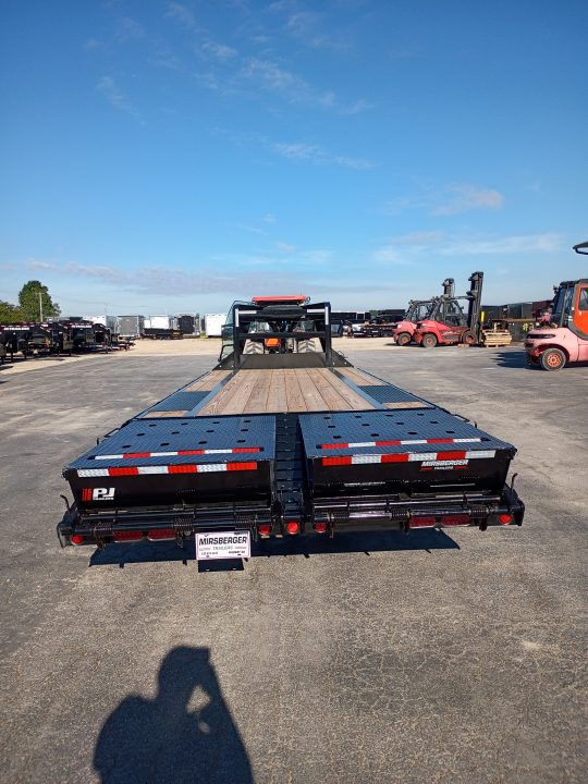 New 2027 PJ Trailers LQ252