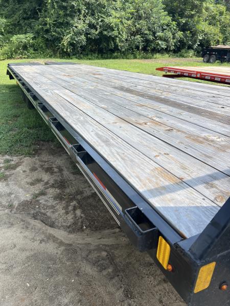 Used 2025 Trail Maxx MAX27-32 Flatbed Trailer