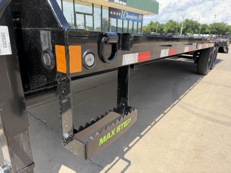 New #391863 2027 LOAD TRAIL GP 25 X 102 TANDEM AXLE LOW-PRO 14K FLATBED GOOSENECK W/ MAX RAMPS