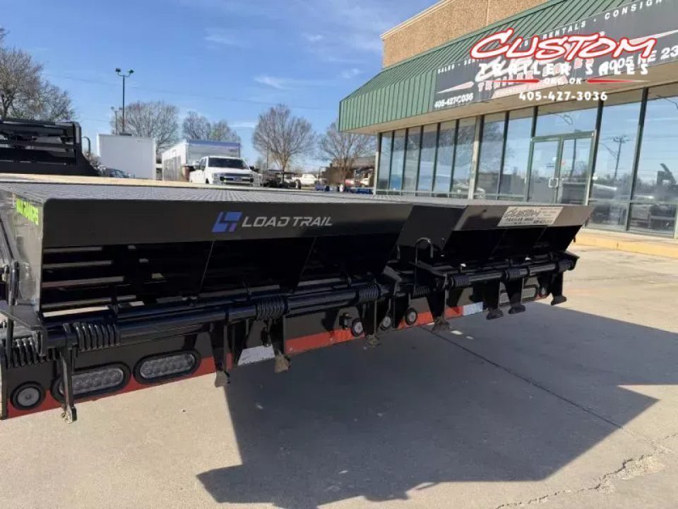 New #391400 2027 LOAD TRAIL GP 32 X 102 TANDEM AXLE LOW-PRO 14K GOOSENECK TRAILER W/ MAX RAMPS