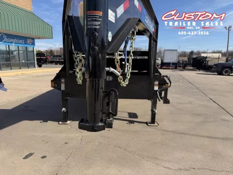 New #391400 2027 LOAD TRAIL GP 32 X 102 TANDEM AXLE LOW-PRO 14K GOOSENECK TRAILER W/ MAX RAMPS