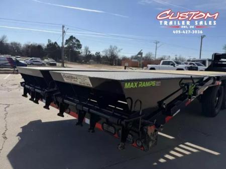New #391400 2027 LOAD TRAIL GP 32 X 102 TANDEM AXLE LOW-PRO 14K GOOSENECK TRAILER W/ MAX RAMPS