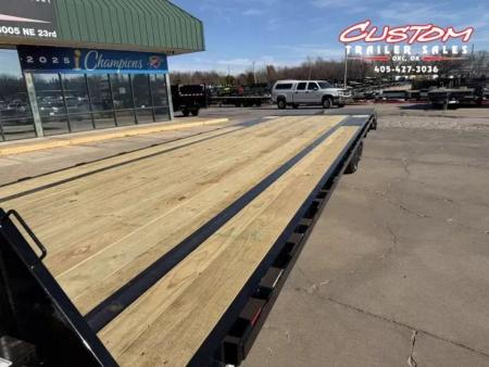 New #391400 2027 LOAD TRAIL GP 32 X 102 TANDEM AXLE LOW-PRO 14K GOOSENECK TRAILER W/ MAX RAMPS