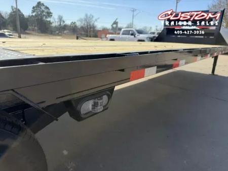 New #391400 2027 LOAD TRAIL GP 32 X 102 TANDEM AXLE LOW-PRO 14K GOOSENECK TRAILER W/ MAX RAMPS