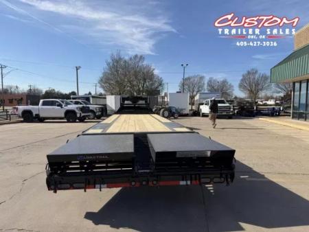 New #391400 2027 LOAD TRAIL GP 32 X 102 TANDEM AXLE LOW-PRO 14K GOOSENECK TRAILER W/ MAX RAMPS