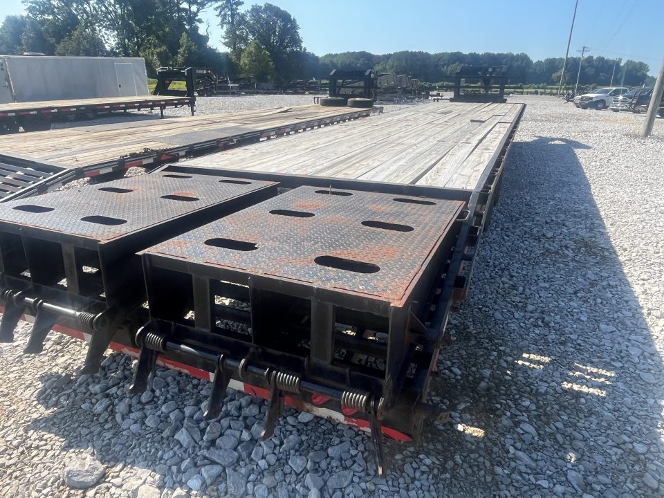 Used 2023 "REPO" Davidson Trailers 102X40 DECKOVER GOOSENECK 20K DE-RATED "REPO"