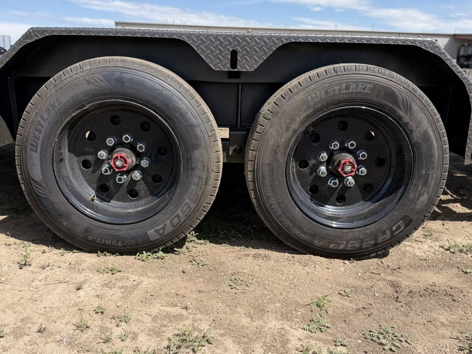 New 2027 MAXD 8.5-22 I-Beam Equipment Hauler W/ 18 PLY Tires 17.5K GVWR Flatbed Trailer