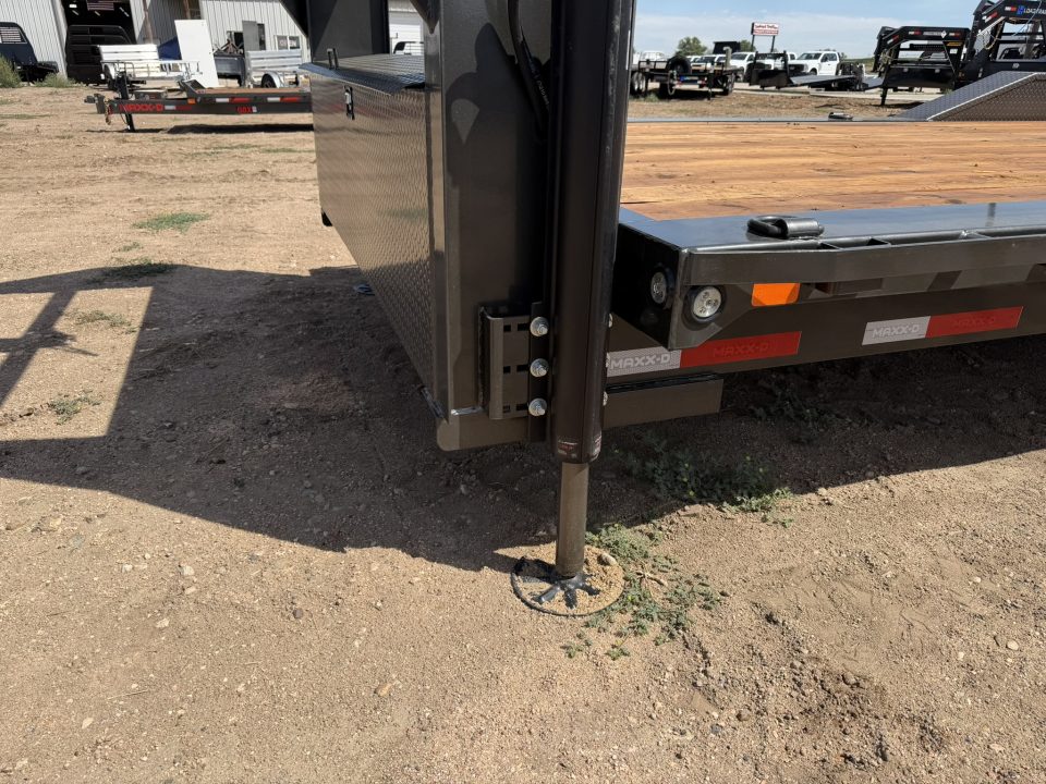 New 2027 MAXD 8.5-24 Gooseneck Tilt Deck Equipment Hauler W/ 18 PLY Tires 18K GVWR Flatbed Trailer