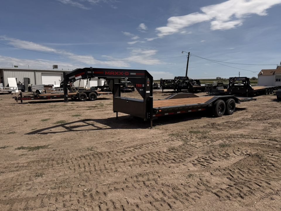 New 2027 MAXD 8.5-24 Gooseneck Tilt Deck Equipment Hauler W/ 18 PLY Tires 18K GVWR Flatbed Trailer