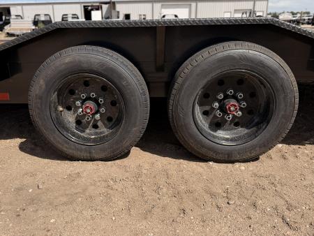 New 2027 MAXD 8.5-24 Gooseneck Tilt Deck Equipment Hauler W/ 18 PLY Tires 18K GVWR Flatbed Trailer