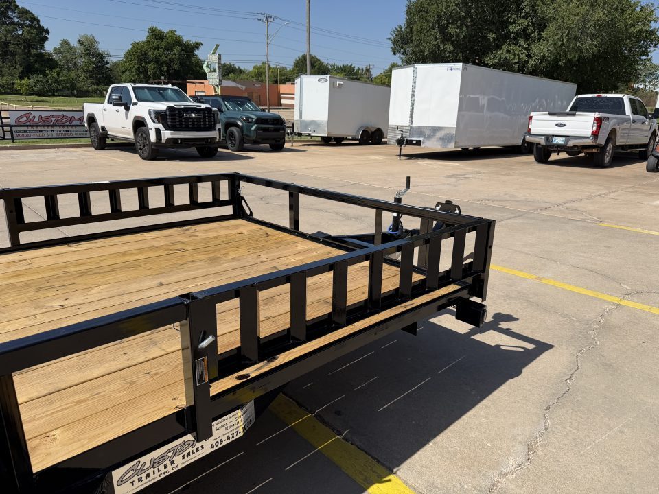 New #388956 2027 LOAD TRAIL UE 16 X 83 TANDEM AXLE UTILITY W/ RAMP GATE 7K