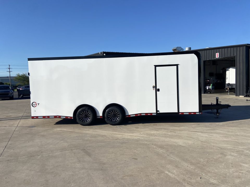 New United UXT-8.5X22Enclosed Trailer