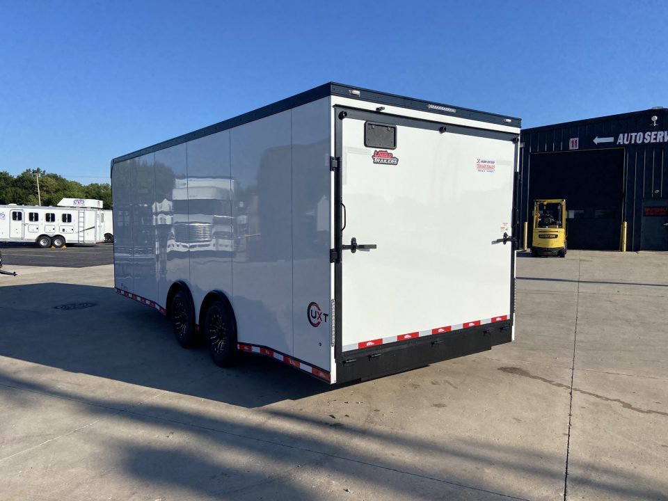 New United UXT-8.5X22Enclosed Trailer