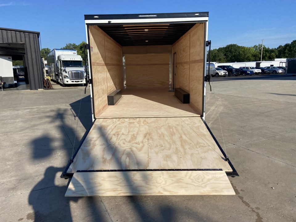 New United UXT-8.5X22Enclosed Trailer