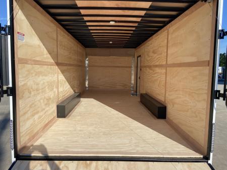 New United UXT-8.5X22Enclosed Trailer