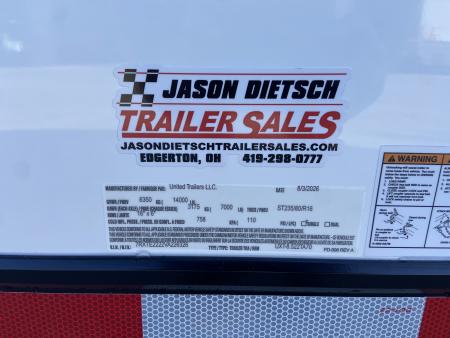 New United UXT-8.5X22Enclosed Trailer