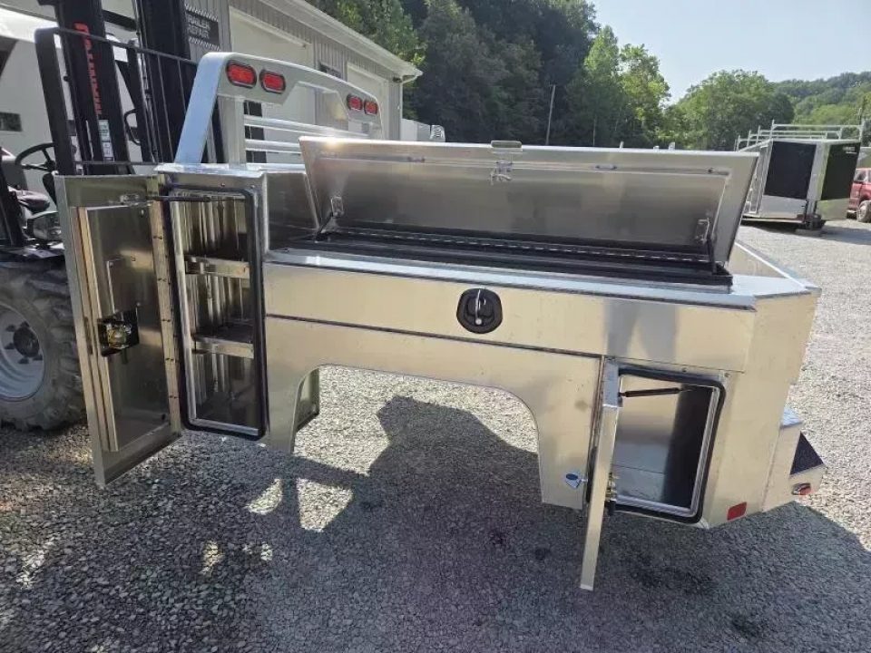 New Martin Truck Bodies Aluminum Gooseneck Service Body SRW 6.5' GMC / Chevy / Ford SMOOTH APPEARANCE