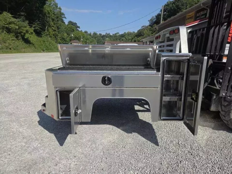 New Martin Truck Bodies Aluminum Gooseneck Service Body SRW 6.5' GMC / Chevy / Ford SMOOTH APPEARANCE