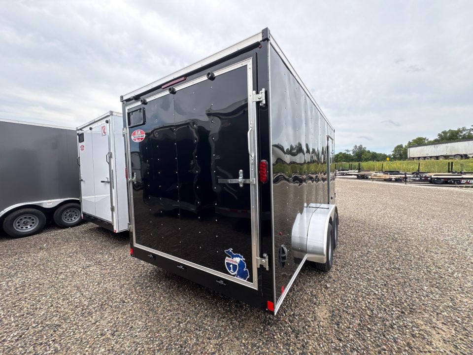 2027 Interstate Trailers photo 5