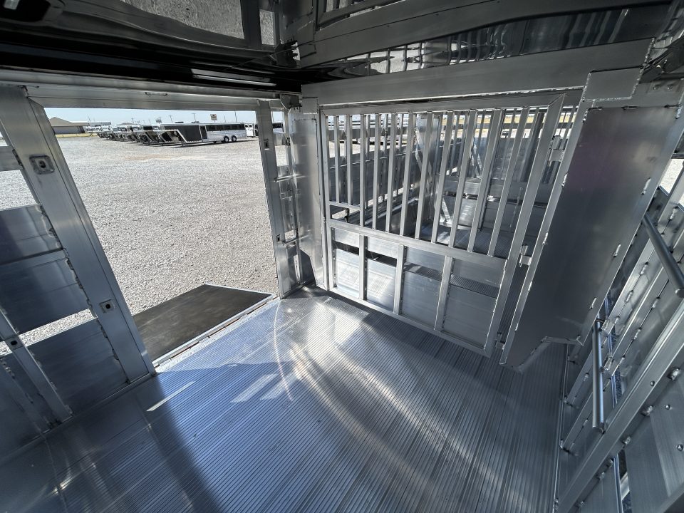 New 2027 Sundowner Rancher Express 2726