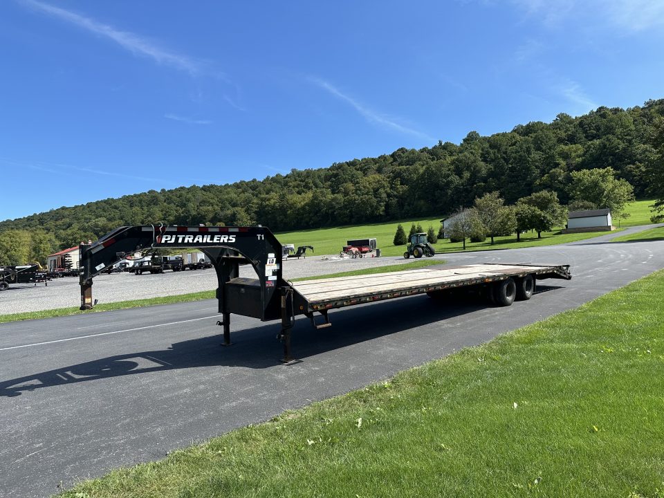 Used 2023 PJ Trailers LD 40 Flatbed Trailer