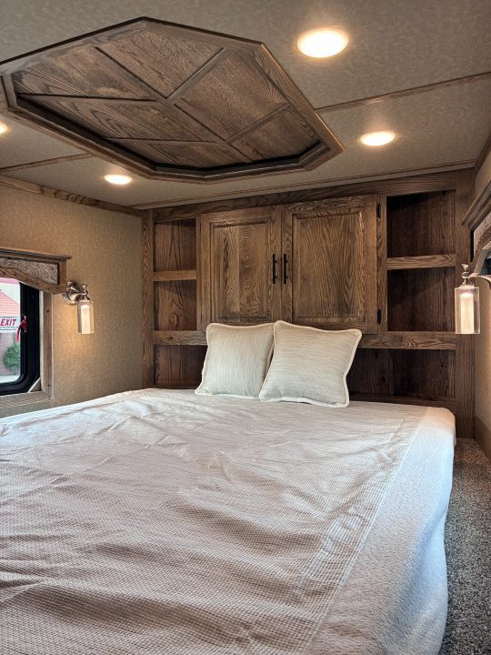 New 2027 Lakota Infinity 3H 16' LQ Horse Trailer