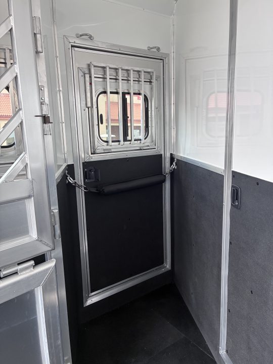 New 2027 Lakota Infinity 3H 16' LQ Horse Trailer