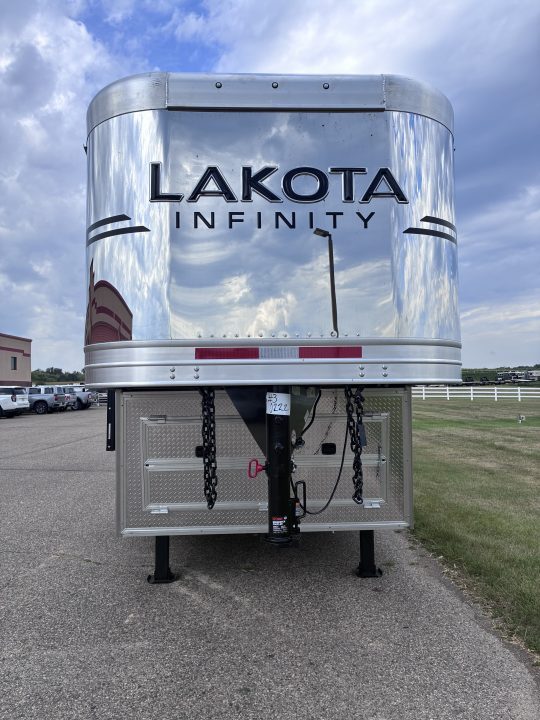 New 2027 Lakota Infinity 3H 16' LQ Horse Trailer