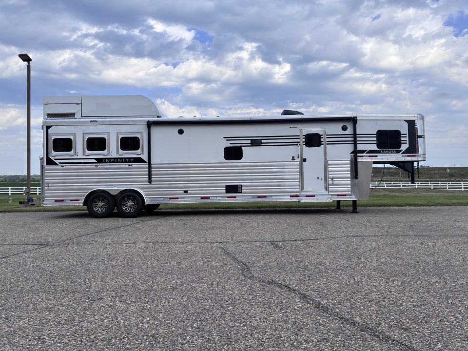 New 2027 Lakota Infinity 3H 16' LQ Horse Trailer