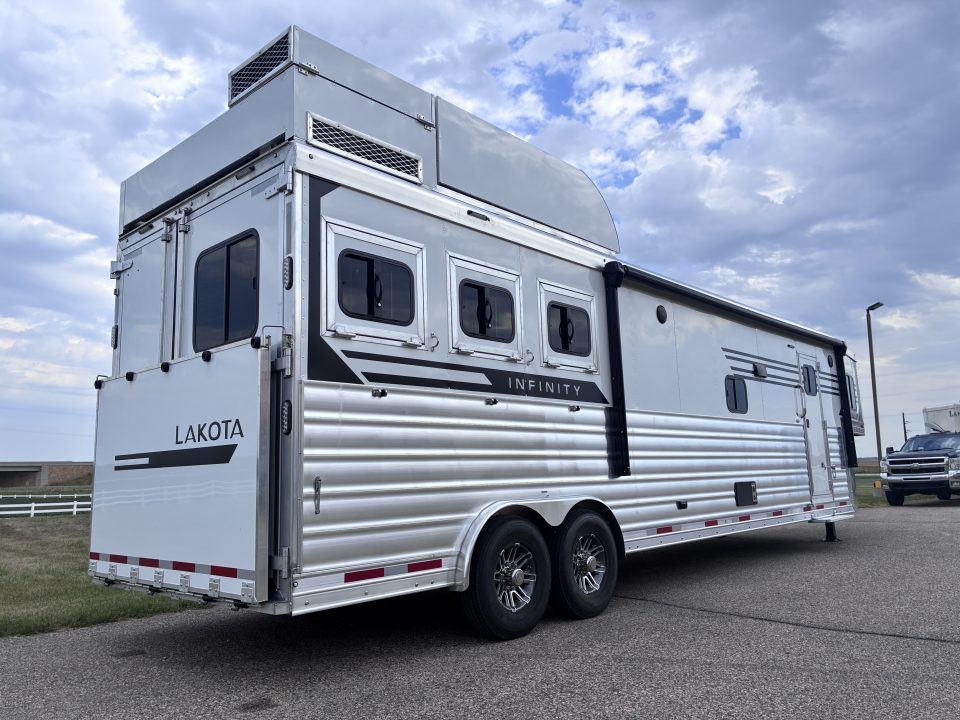 New 2027 Lakota Infinity 3H 16' LQ Horse Trailer