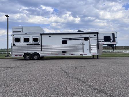New 2027 Lakota Infinity 3H 16' LQ Horse Trailer