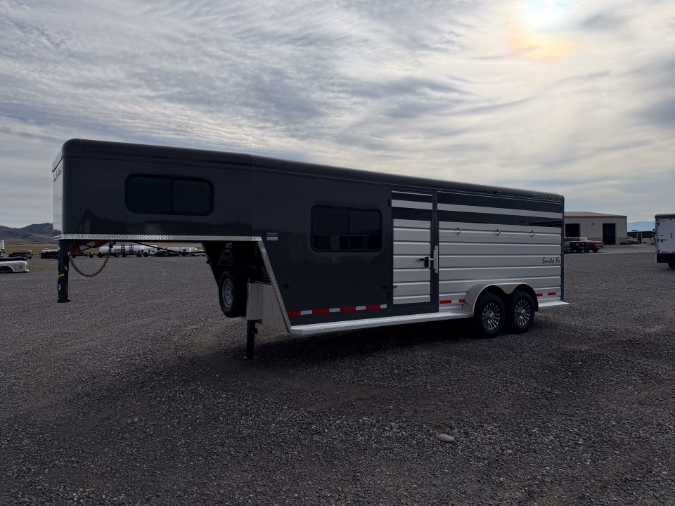 New 2026 Trails West 17' SANTA FE Living Quarter Stock / Stock Combo Trailer