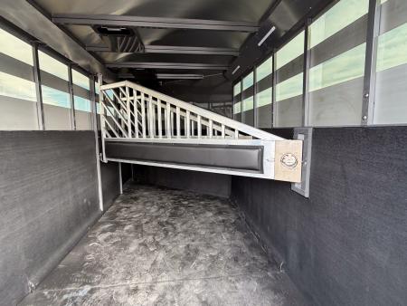 New 2026 Trails West 17' SANTA FE Living Quarter Stock / Stock Combo Trailer