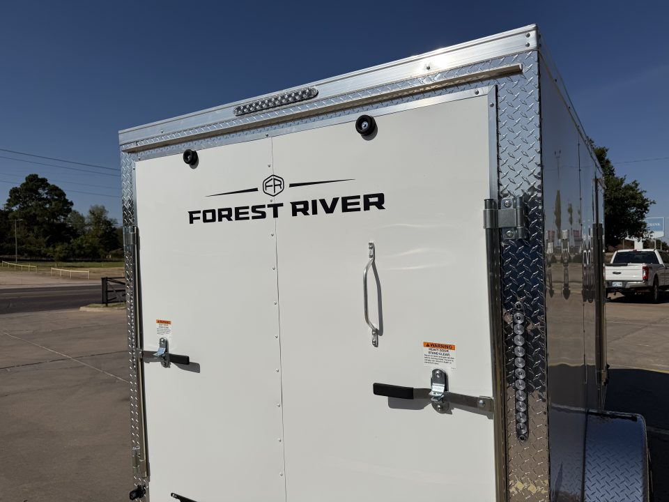 New #098149 2027 FOREST RIVER SA 6 X 12 SINGLE AXLE 3K ENCLOSED W/ REAR RAMP DOOR