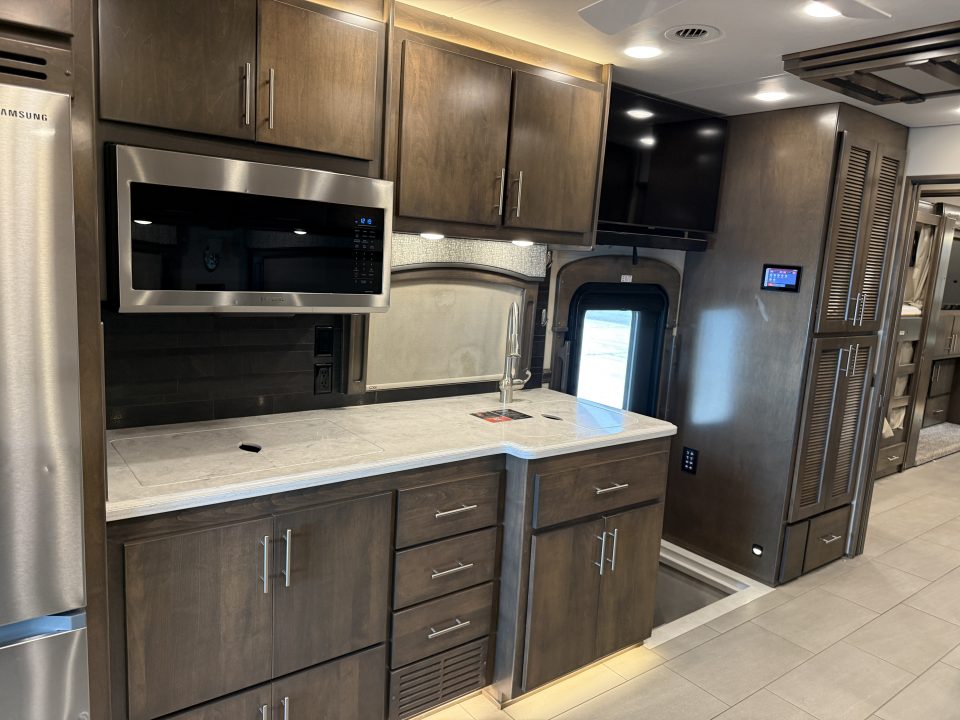 Used 2023 Renegade 45' Tandem Axle Motorcoach