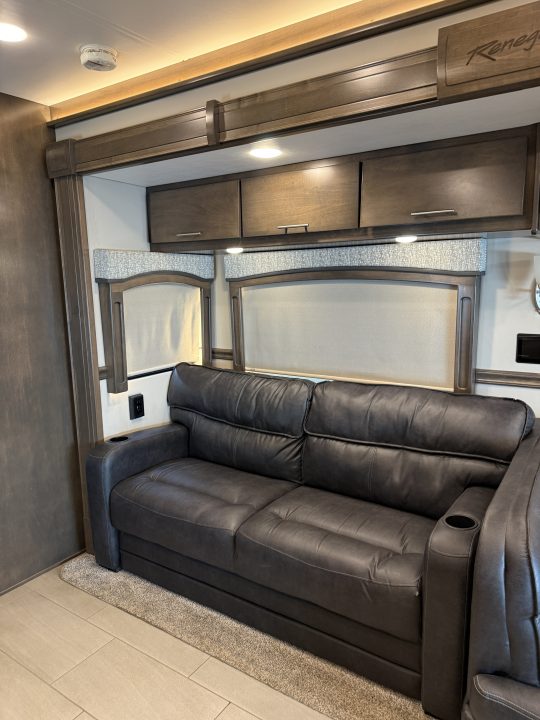 Used 2023 Renegade 45' Tandem Axle Motorcoach